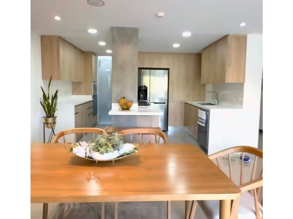 SE VENDE HERMOSA CASA EN ENVIGADO. LOMA DEL CHOCHO CERCA A TERRACINA — foto 3