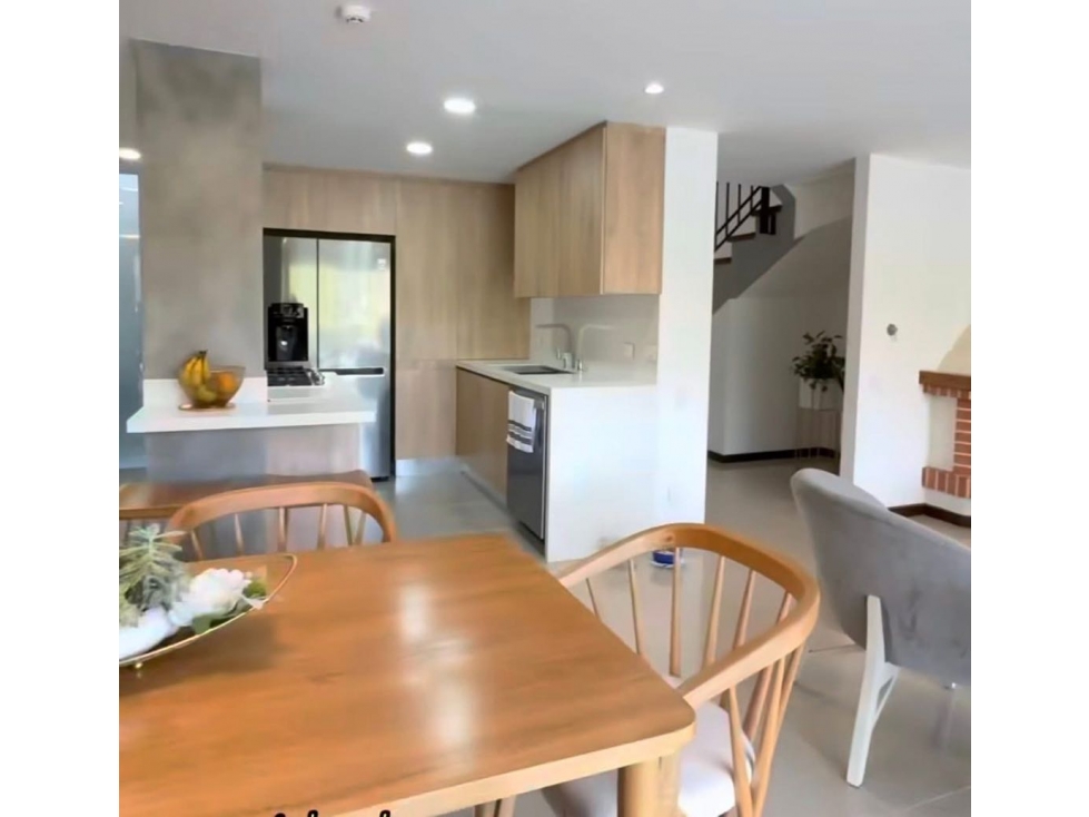 SE VENDE HERMOSA CASA EN ENVIGADO. LOMA DEL CHOCHO CERCA A TERRACINA — foto 4