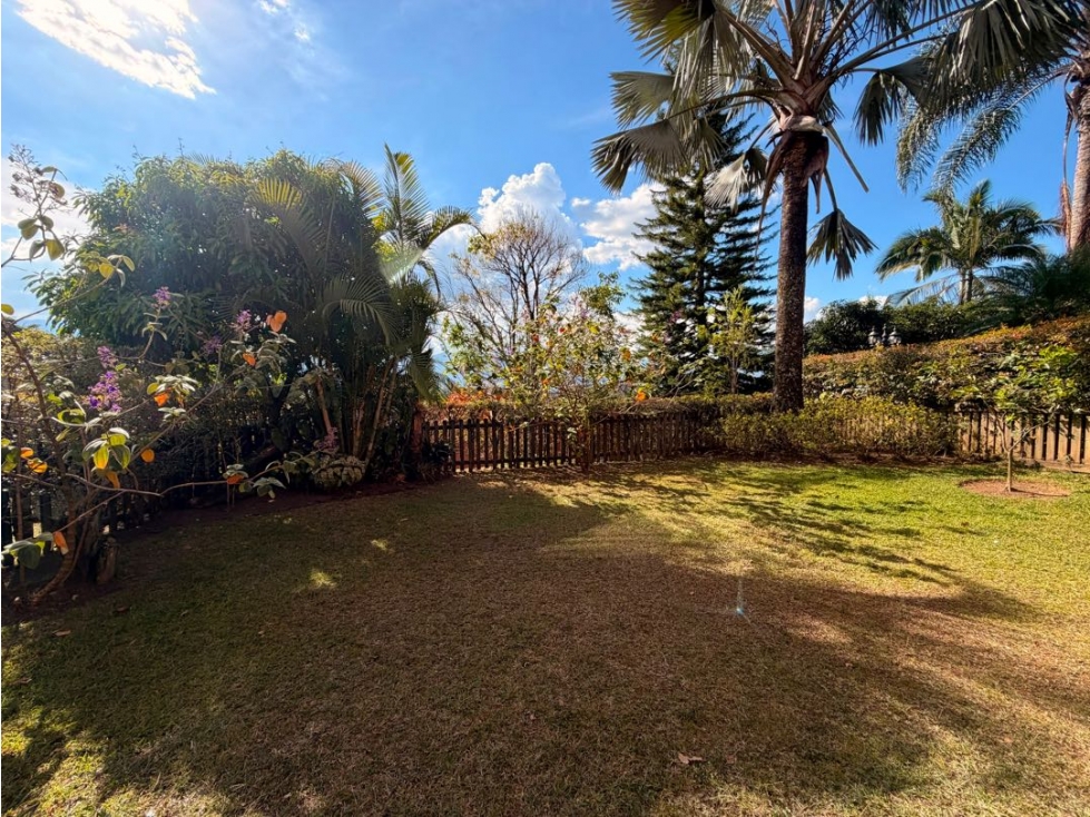 SE VENDE O ARRIENDA HERMOSA CASA EN ENVIGADO CERCA AL MALL TERRACINA — foto 5