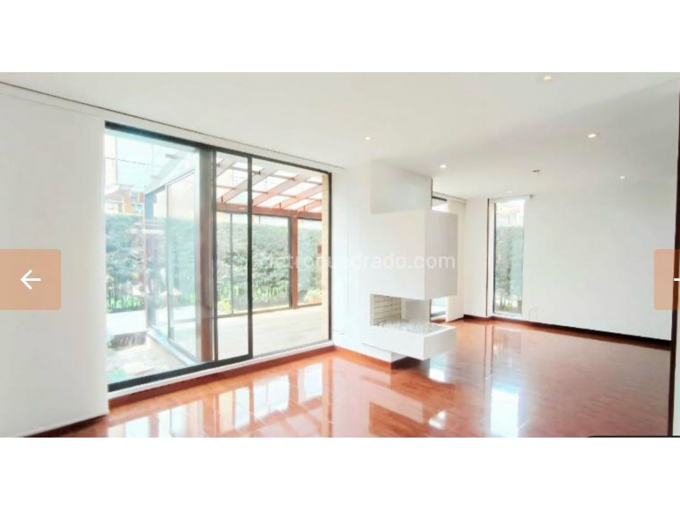 SE VENDE HERMOSA CASA EN EXCLUSIVO CONJUNTO