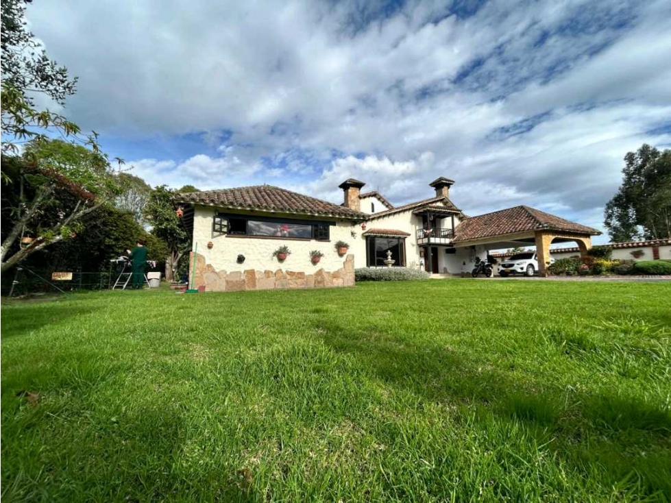 SE VENDE HERMOSA CASA EN GUAYMARAL