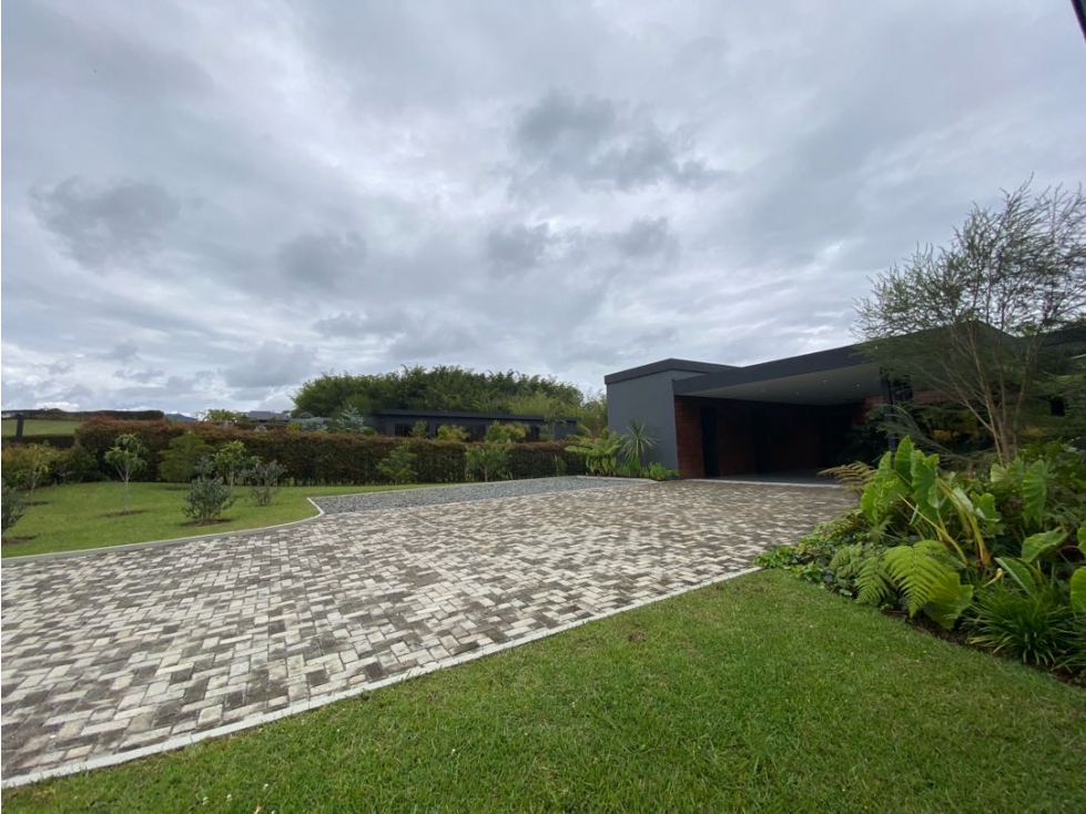 Se vende hermosa casa en Llanogrande!