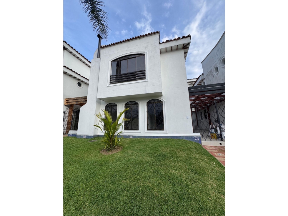 Se Vende Hermosa Casa En Pinares