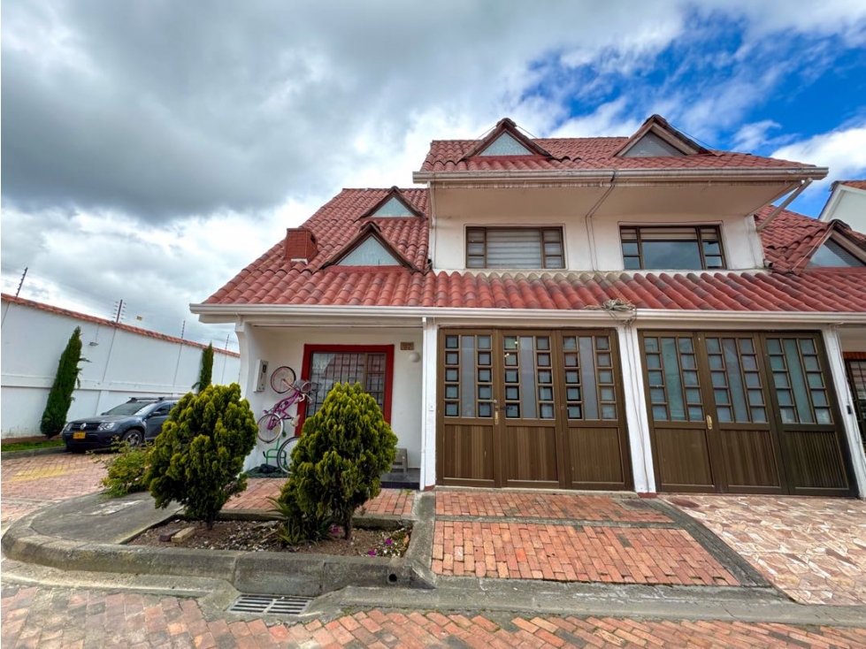 SE VENDE HERMOSA CASA EN QUINTAS DEL MÁRQUEZ 3 - MOSQUERA - CÓDIGO — foto 2