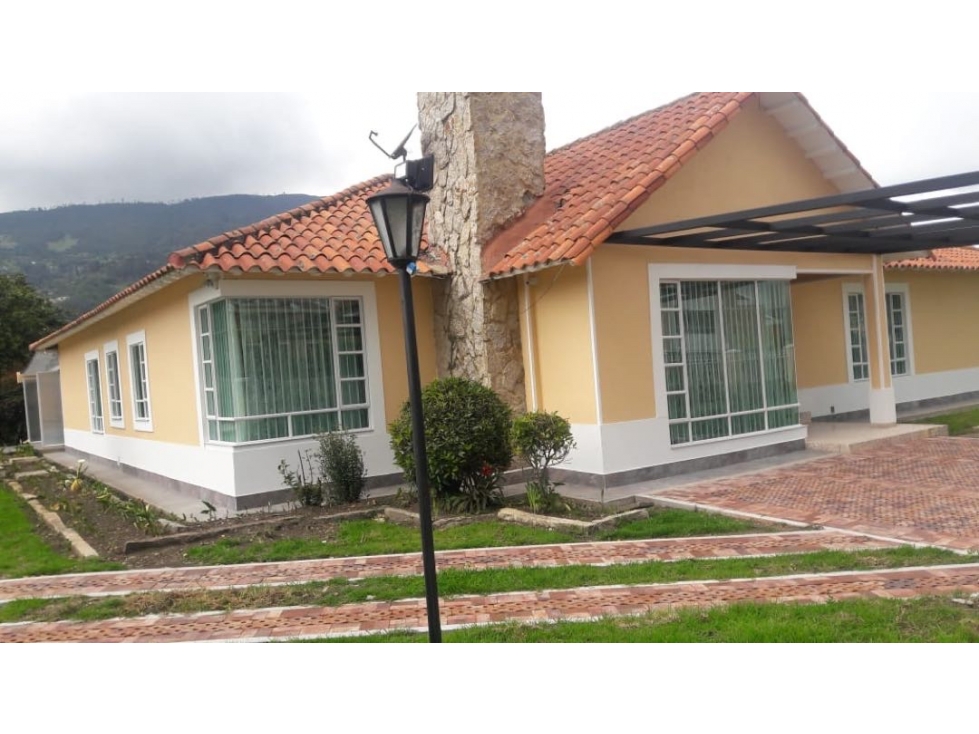 SE VENDE HERMOSA CASA EN TENJO .A - 2