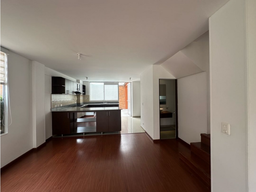 SE VENDE HERMOSA CASA ESQUINERA — foto 3