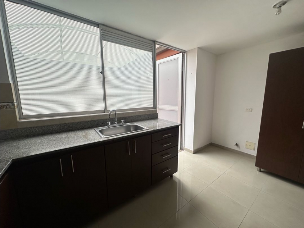 SE VENDE HERMOSA CASA ESQUINERA — foto 6