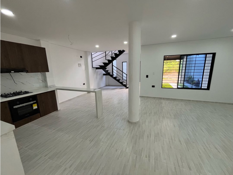 SE VENDE HERMOSA CASA NUEVA DE DOS PISOS CON DOBLE FACHADA YOPAL — foto 2
