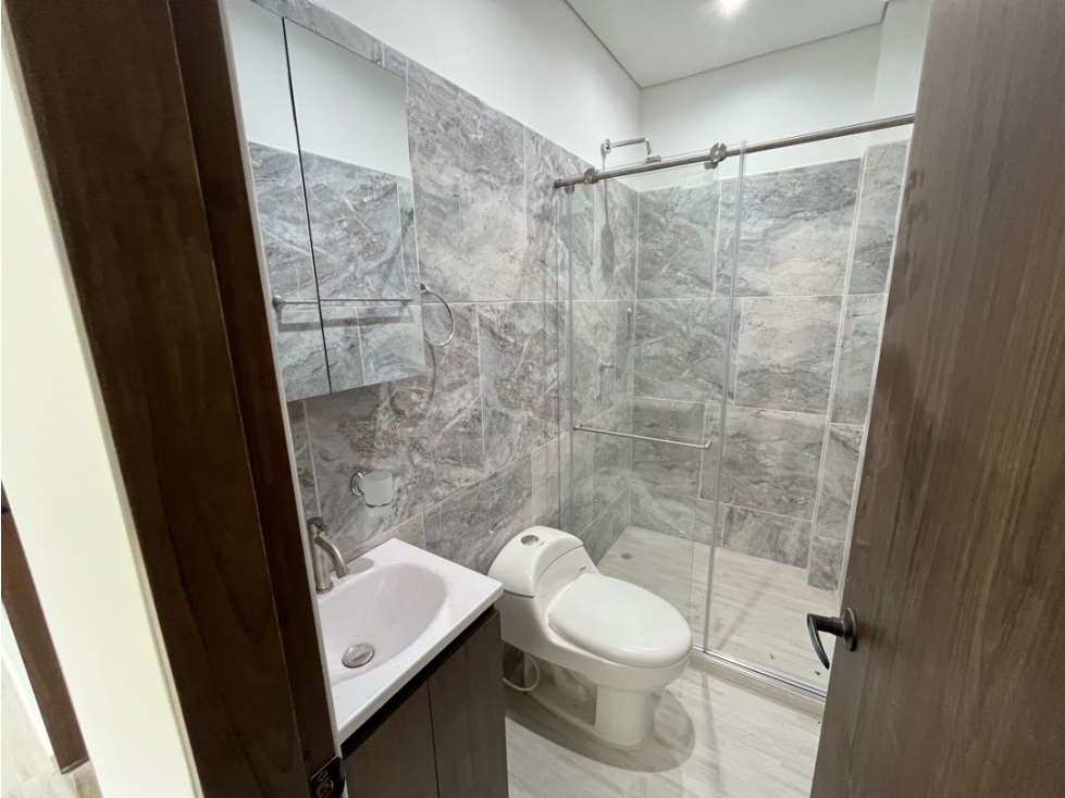 SE VENDE HERMOSA CASA NUEVA DE DOS PISOS CON DOBLE FACHADA YOPAL — foto 4