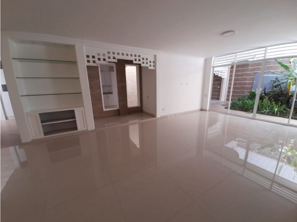 Se vende hermosa casa remodelada Barrio Las Mercedes Palmira Valle — foto 4