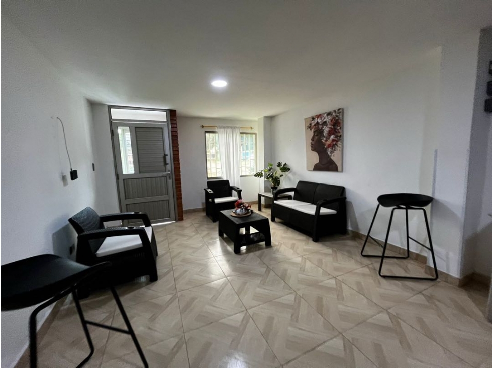 SE VENDE HERMOSA CASA REMODELADA EN PUERTO COLOMBIA — foto 2