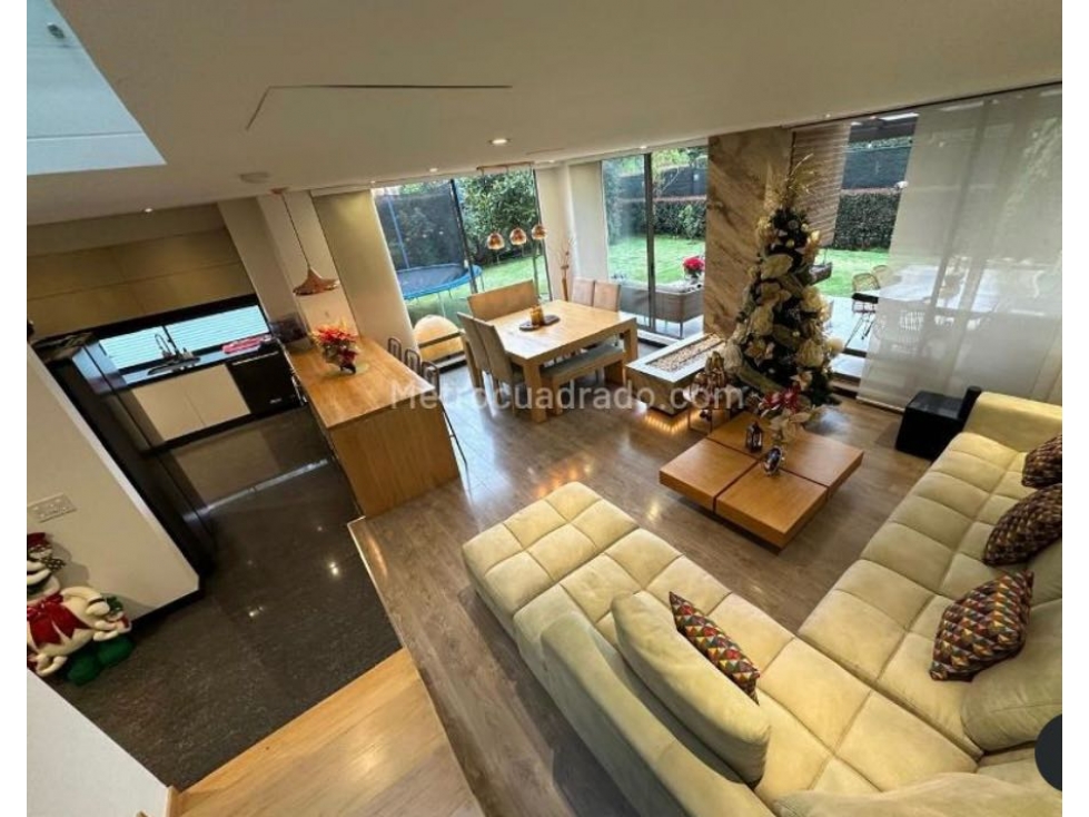 SE VENDE HERMOSA CASA REMODELADA