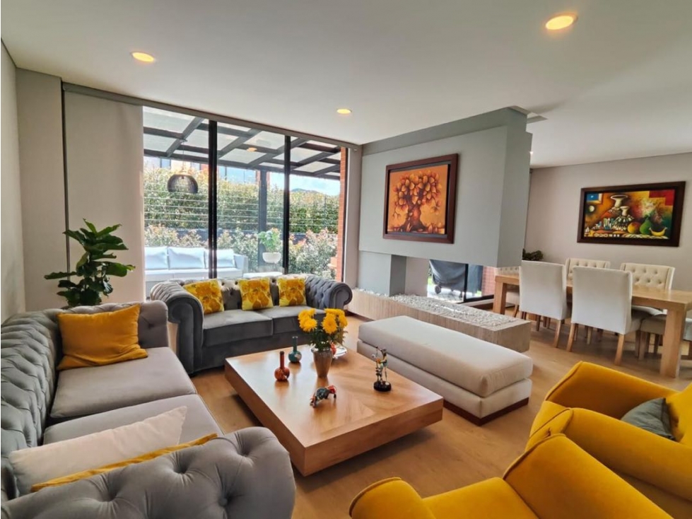 SE VENDE HERMOSA CASA REMODELADA
