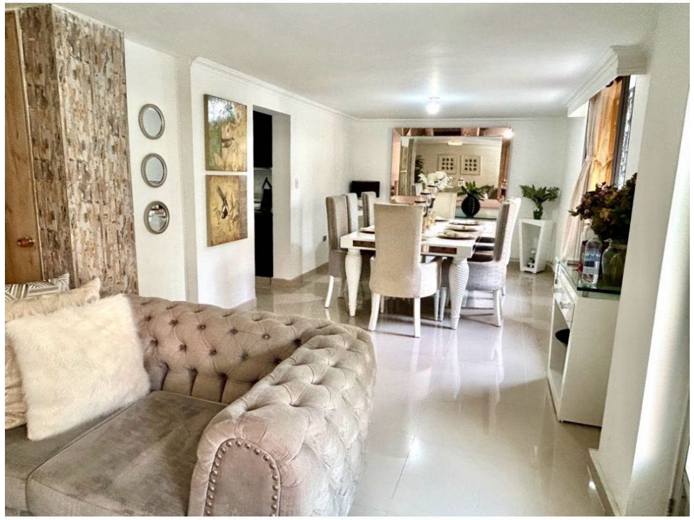 SE VENDE HERMOSA CASA UNIFAMILIAR ESQUINERA EN LA CASTELLANA - 3