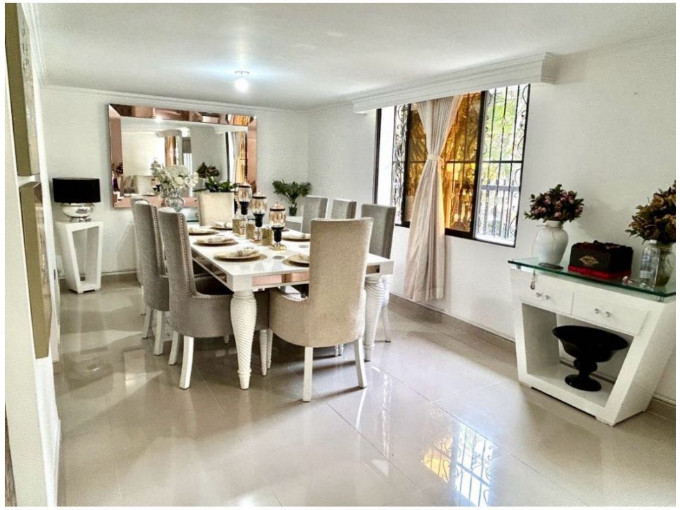 SE VENDE HERMOSA CASA UNIFAMILIAR ESQUINERA EN LA CASTELLANA - 4