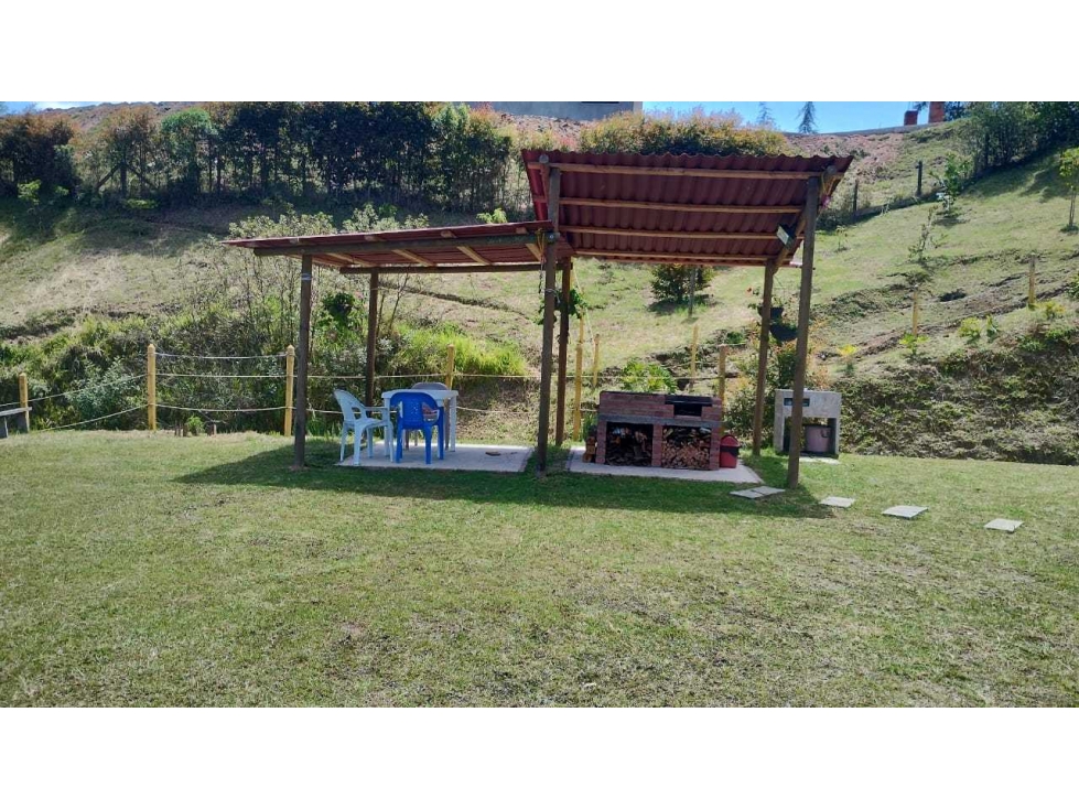 SE VENDE HERMOSA FINCA A 11 MIN DEL PARQUE DE SAN VICENTE - 6