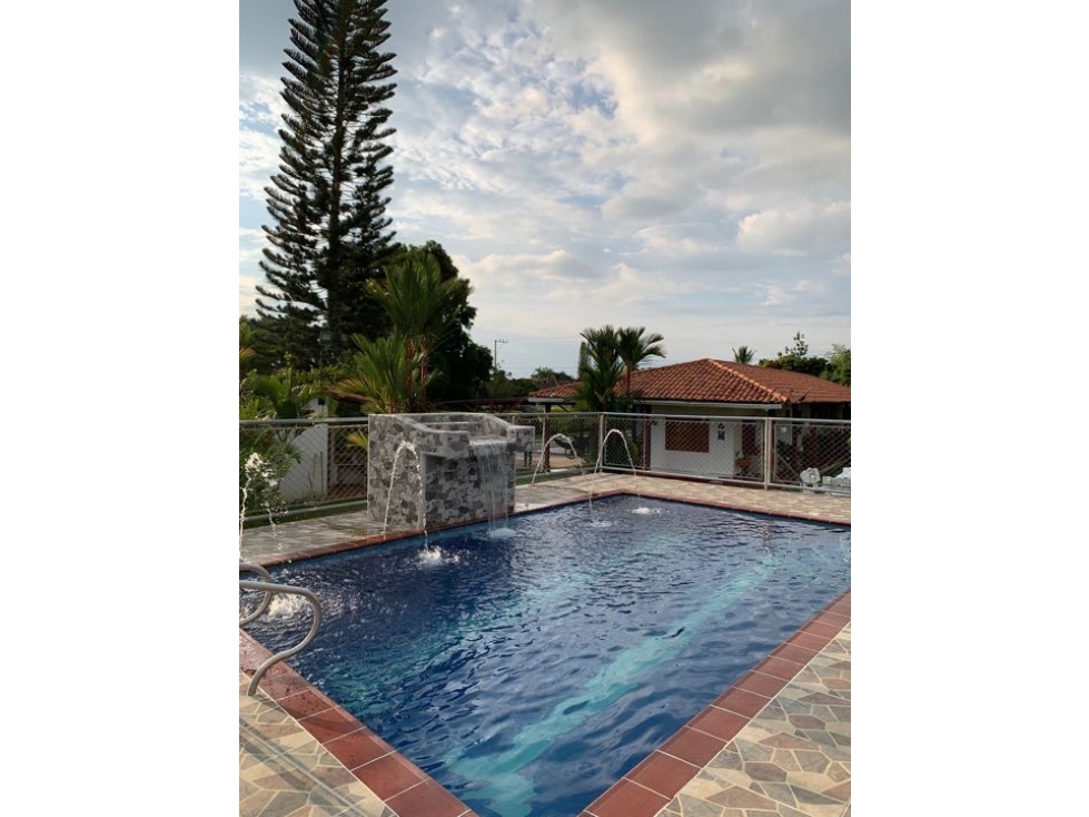 Se vende hermosa finca amoblada 5.000m2 Santa Elena El Cerrito Valle - 2
