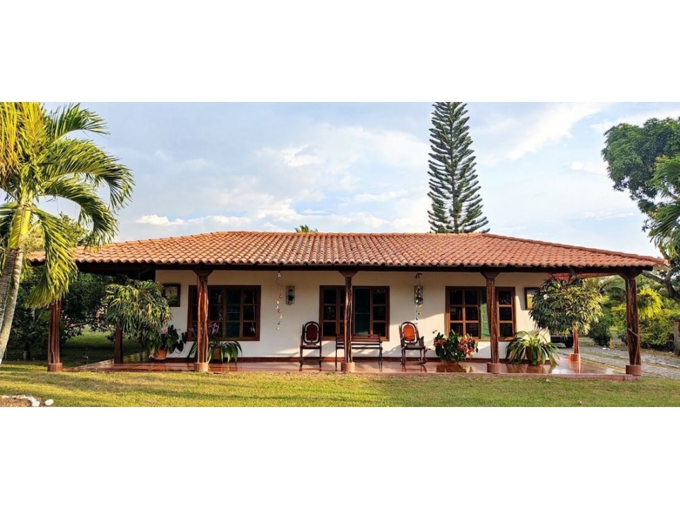 Se vende hermosa finca amoblada 5.000m2 Santa Elena El Cerrito Valle - 3