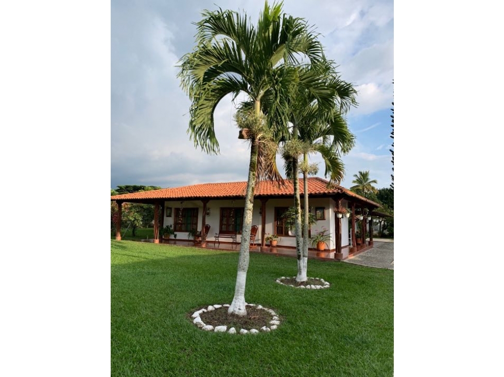 Se vende hermosa finca amoblada 5.000m2 Santa Elena El Cerrito Valle - 4