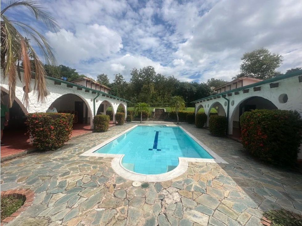 SE VENDE HERMOSA FINCA CAMPESTRE EN CARMEN DE APICALÁ. A - 1