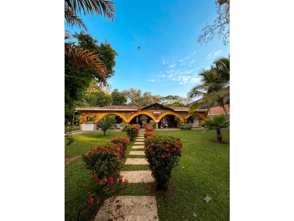 SE VENDE HERMOSA FINCA COLONIAL EN SANTA FE DE ANTIOQUIA