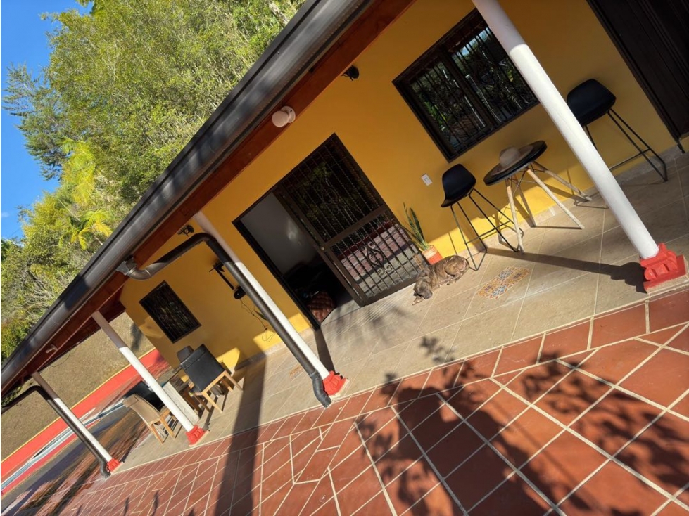 Se vende hermosa finca en el Peñol - 2