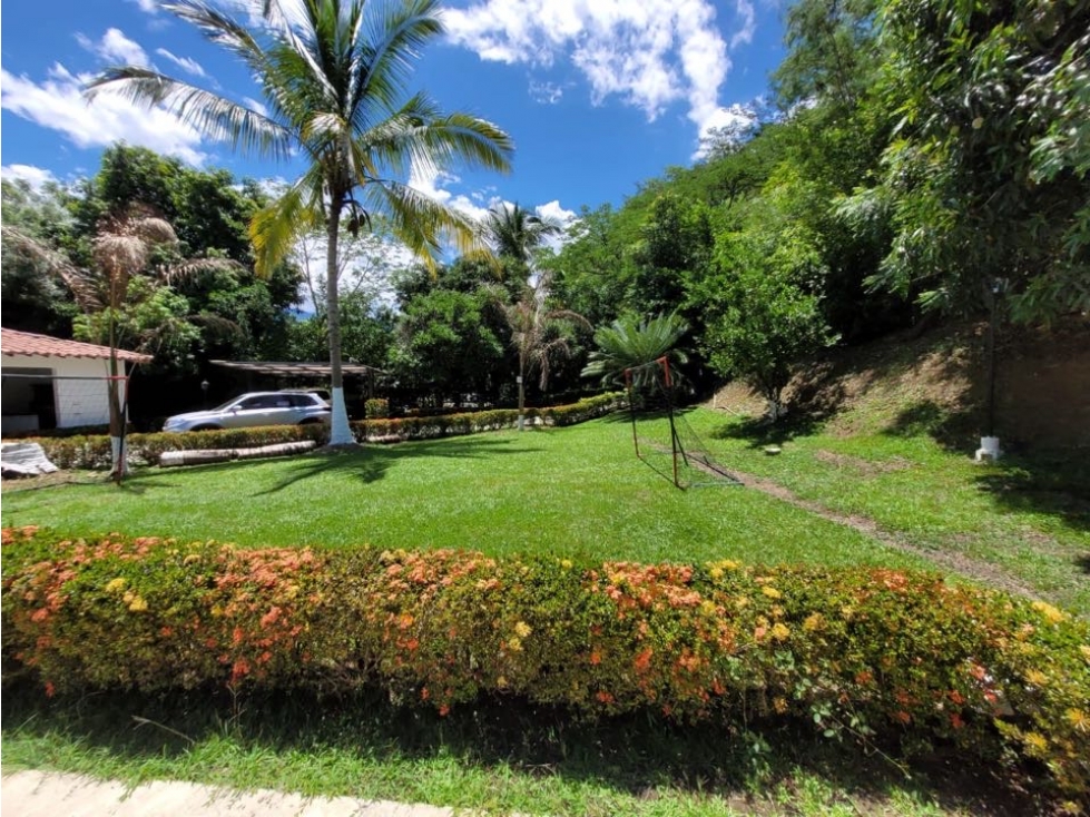 SE VENDE HERMOSA FINCA EN SANTAFE DE ANTIOQUIA CERCA AL PUEBLO - 3
