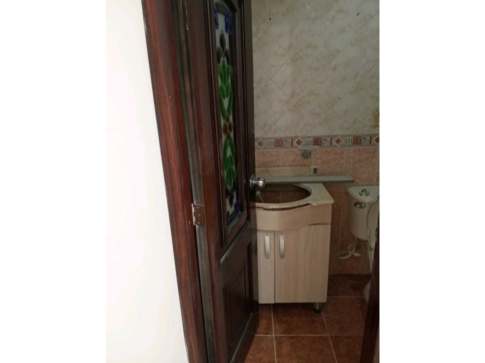 SE VENDE HERMOSA Y AMPLIA CASA PRIMER PISO EXCELENTE UBICACION — foto 3