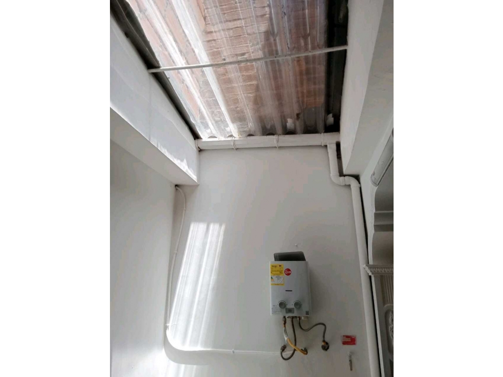SE VENDE HERMOSA Y AMPLIA CASA PRIMER PISO EXCELENTE UBICACION — foto 5