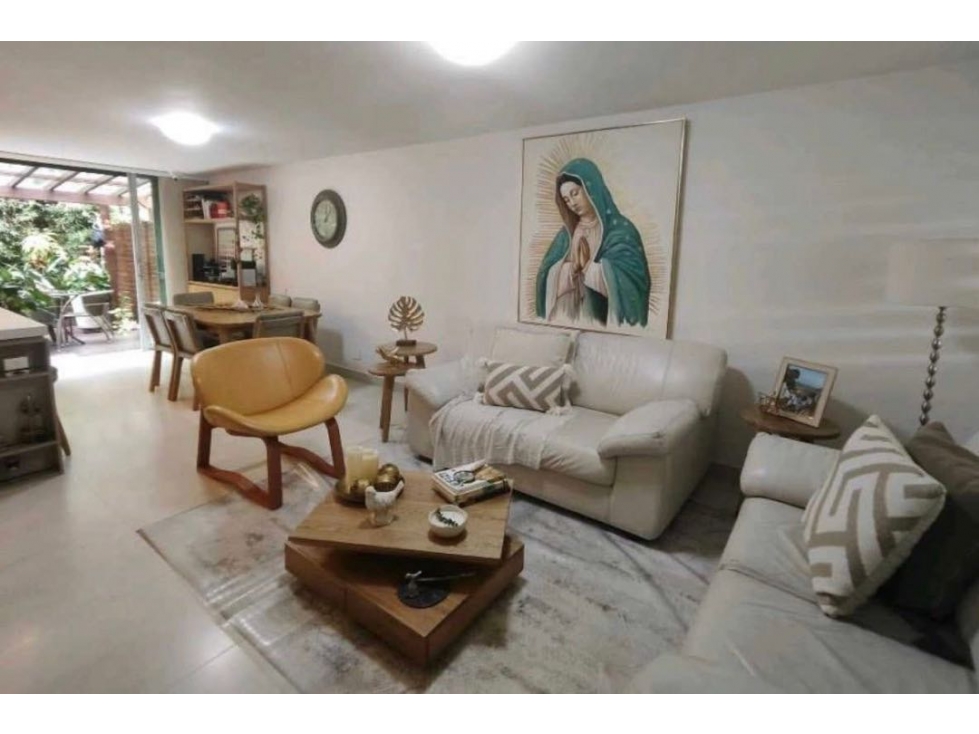 SE VENDE HERMOSAA CASA EN ENVIGADO CERCA AL MALL SAN LUCAS - 1