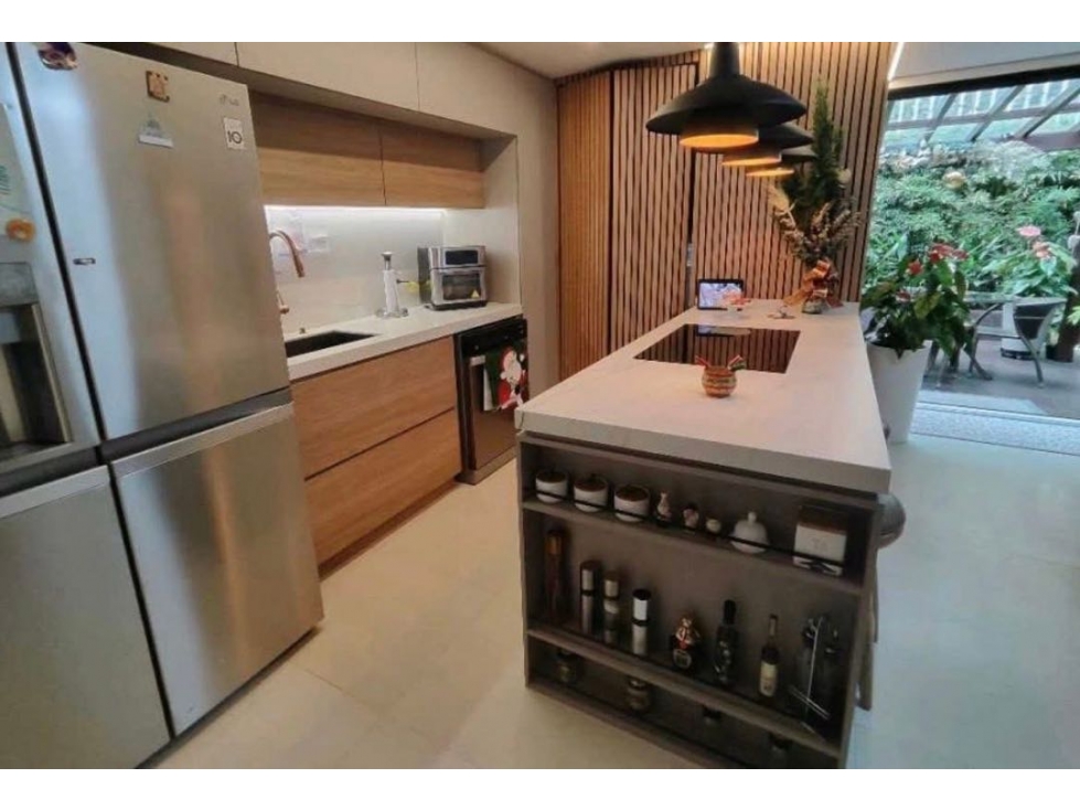SE VENDE HERMOSAA CASA EN ENVIGADO CERCA AL MALL SAN LUCAS - 2