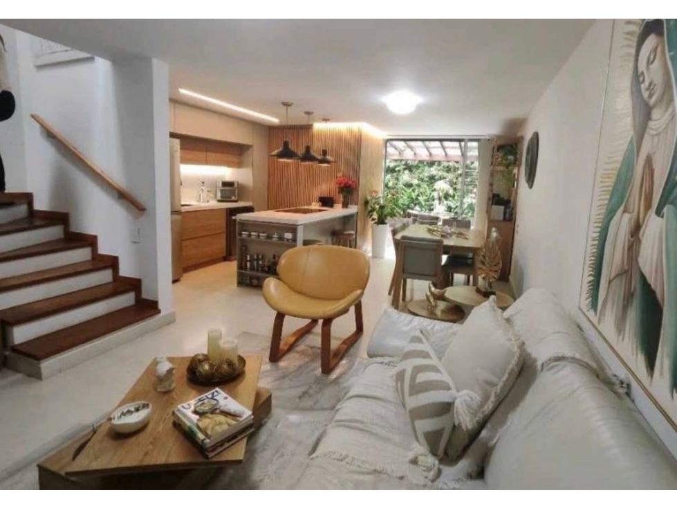 SE VENDE HERMOSAA CASA EN ENVIGADO CERCA AL MALL SAN LUCAS - 3