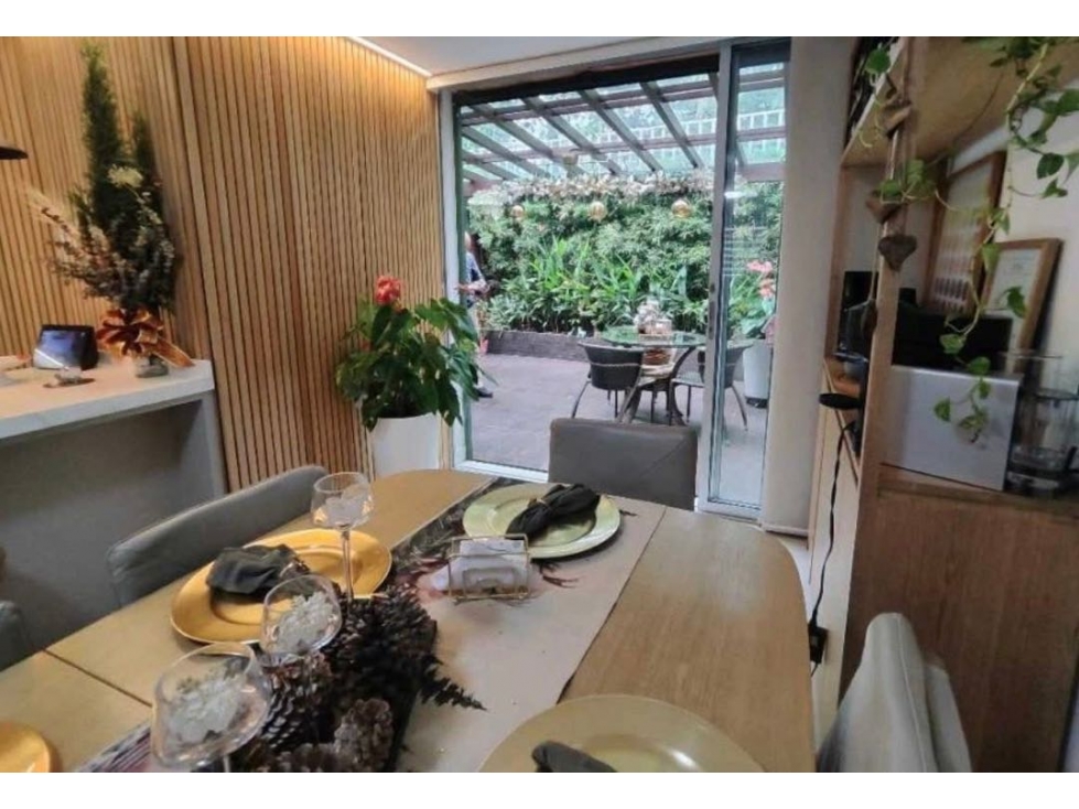 SE VENDE HERMOSAA CASA EN ENVIGADO CERCA AL MALL SAN LUCAS - 4