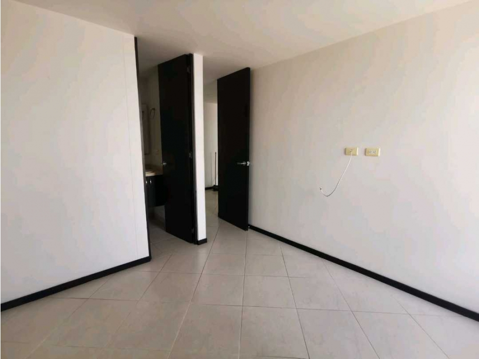 SE VENDE HERMOSO APARTAMENTO CERCA AL PARQUE DE BELLO — foto 3