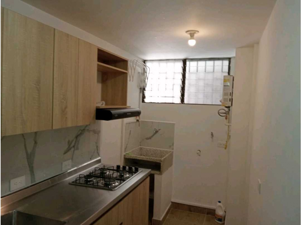 SE VENDE HERMOSO APARTAMENTO CON UNA UBICACION EXCELENTE — foto 2