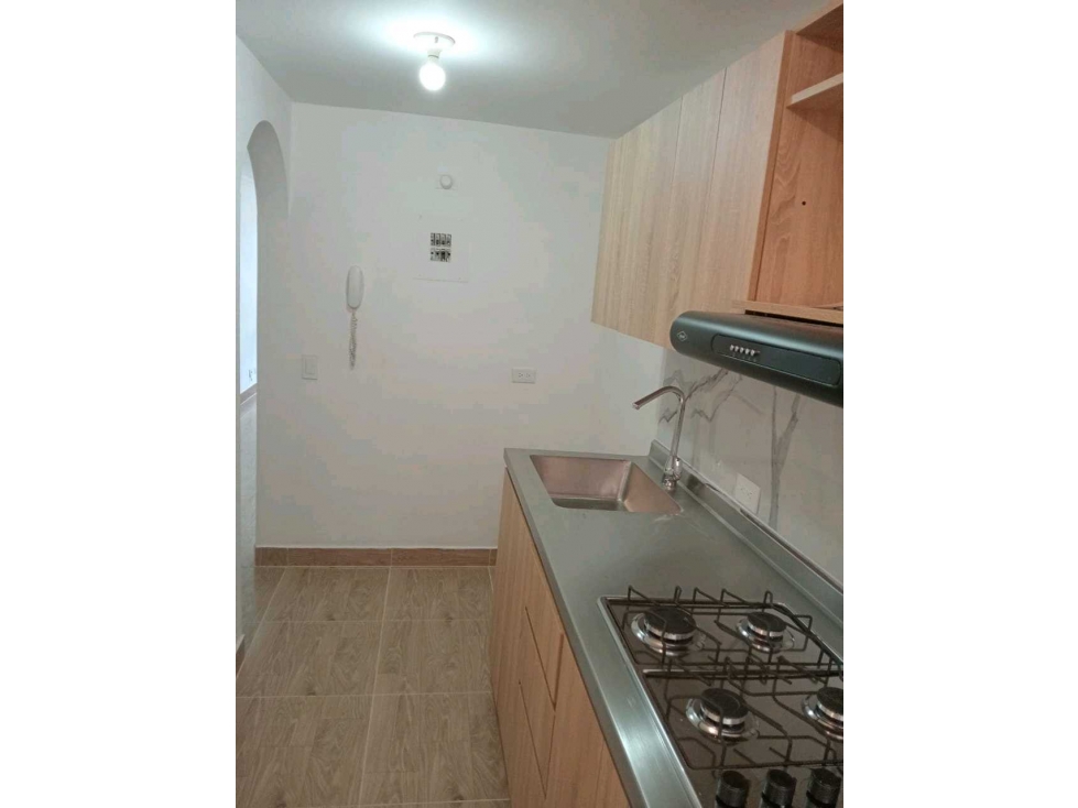 SE VENDE HERMOSO APARTAMENTO CON UNA UBICACION EXCELENTE — foto 4