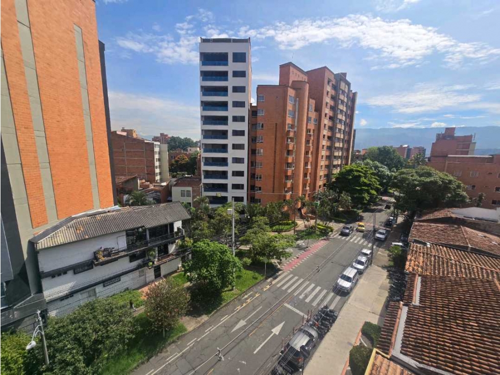 Se Vende Apartamento De 130 Mts² En Excelente Ubicación de Laureles — foto 2