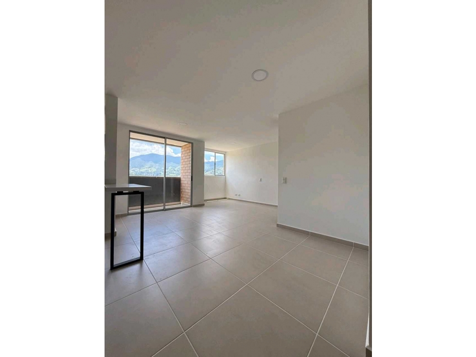 Se Vende Hermoso Apartamento de 63.Mts² PEn Itagüi "Sector Pilsen" — foto 4