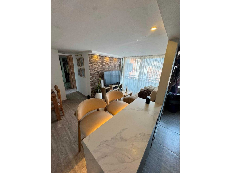 SE VENDE HERMOSO APARTAMENTO DIAGONAL A LA ESTACION MADERA EN BELLO — foto 2