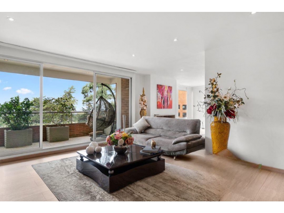 SE VENDE HERMOSO APARTAMENTO CON TERRAZA EN ROSALES.A