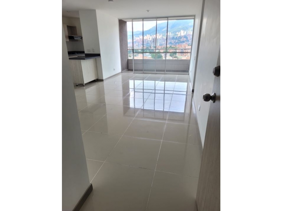 SE VENDE HERMOSO APARTAMENTO EN ENVIGADO, BARRIO LA PAZ PARTE PLANA — foto 4