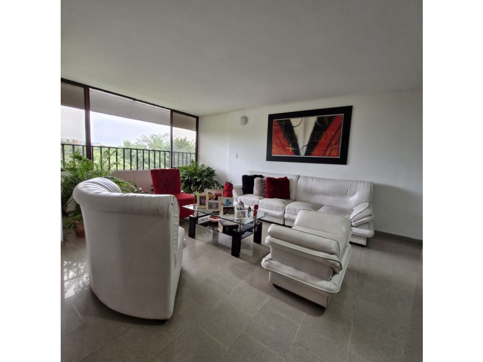 SE VENDE HERMOSO APARTAMENTO EN EL INGENIO PISO 6