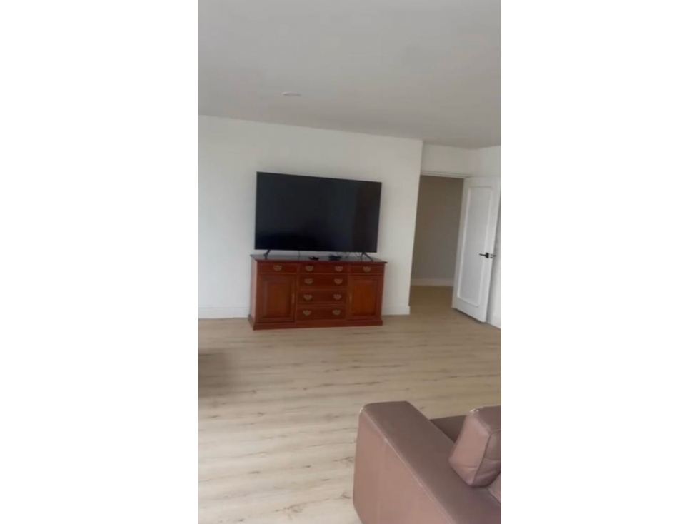 SE VENDE HERMOSO APARTAMENTO EN CHICO. A — foto 6