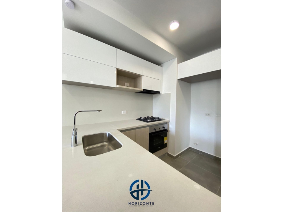 SE VENDE HERMOSO APARTAMENTO EN CONDOMINIO CORALINA SUITE — foto 4