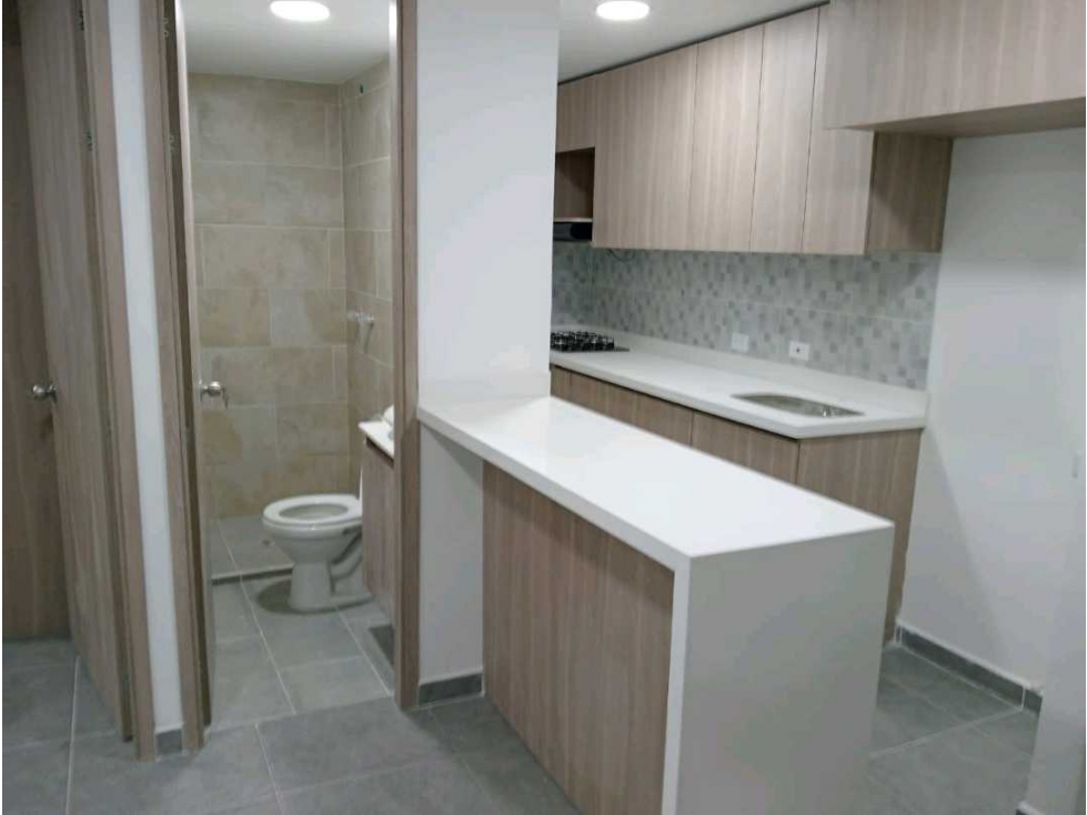 SE VENDE HERMOSO APARTAMENTO EN NIQUIA PARTE BAJA PARA ESTRENAR.
