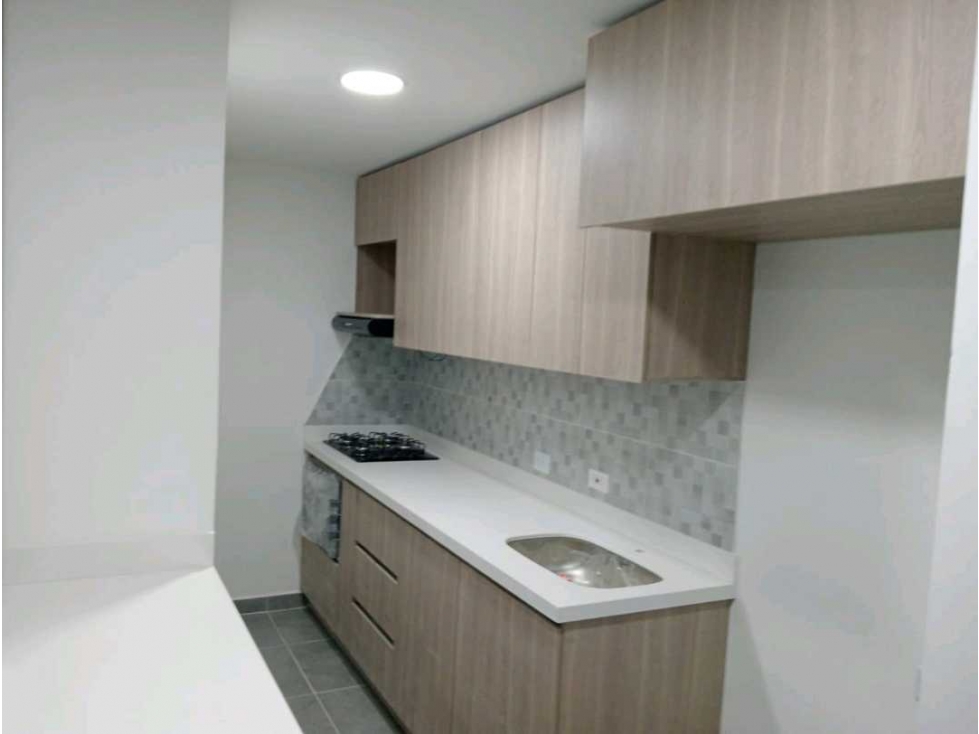 SE VENDE HERMOSO APARTAMENTO EN NIQUIA PARTE BAJA PARA ESTRENAR. — foto 2
