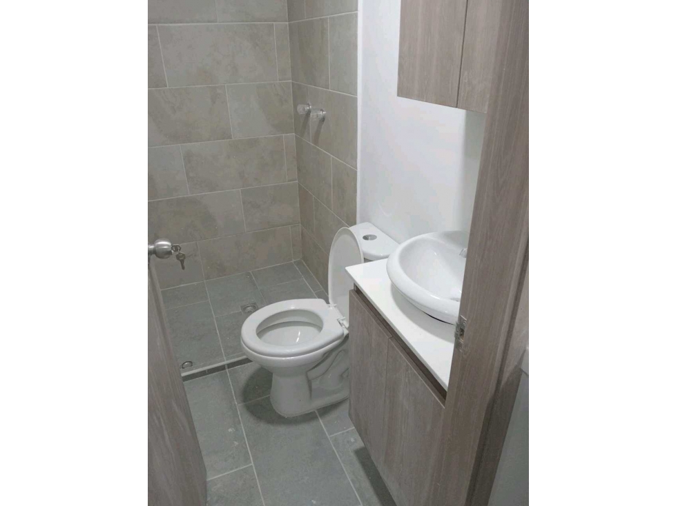 SE VENDE HERMOSO APARTAMENTO EN NIQUIA PARTE BAJA PARA ESTRENAR. — foto 5