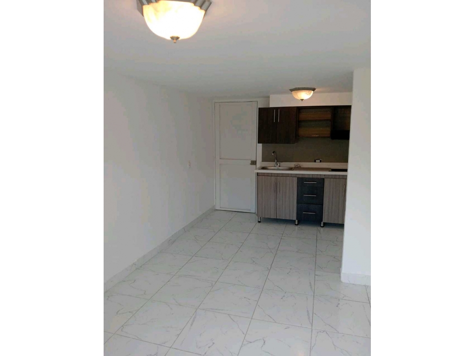 SE VENDE HERMOSO APARTAMENTO EN POBLADO NIQUIA EXCELENTE UBICACION. — foto 5