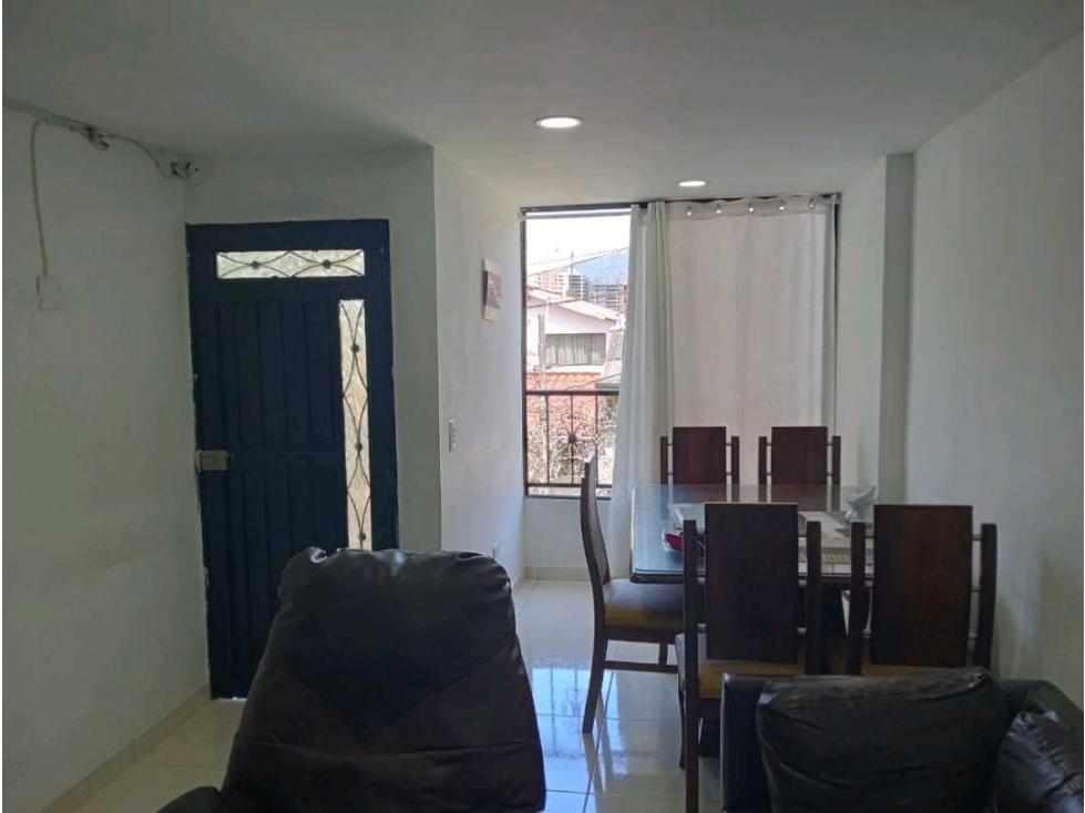 SE VENDE HERMOSO APARTAMENTO. EN BELLO SANTA ANA — foto 3