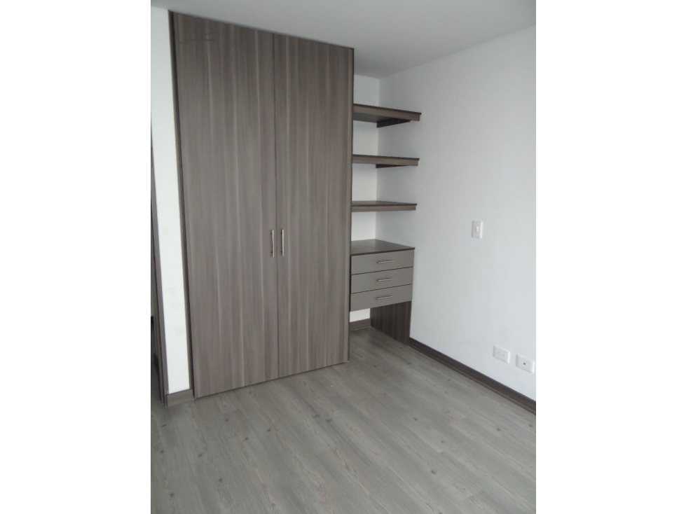 SE VENDE HERMOSO APARTAMENTO EN LA CASTELLANA .P — foto 6